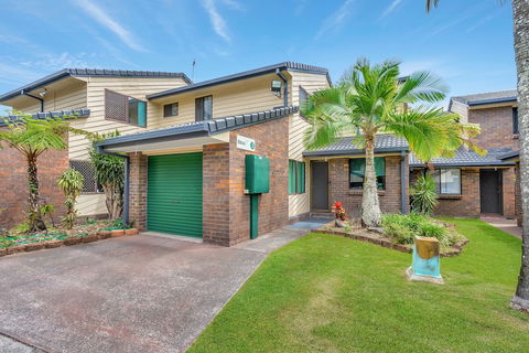 Fountain View Villa - Q Stay - Kingaroy Accommodation 0