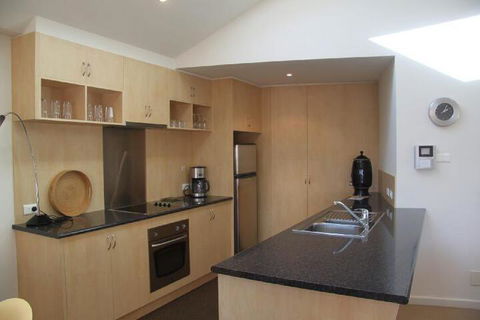 SACKVILLE APARTMENT 1 - Kingaroy Accommodation 2