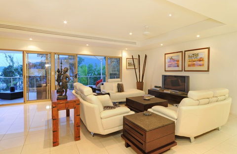 Le Jarden Penthouse Airlie Beach - Kingaroy Accommodation 6