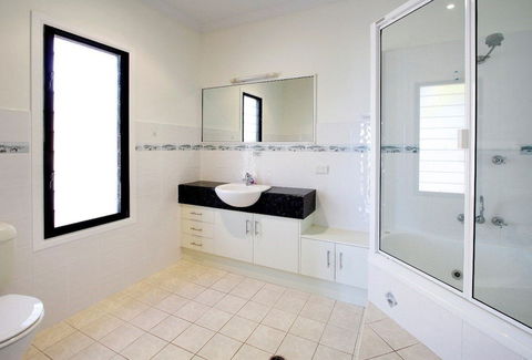 Hideaway Retreat Beach House With Pool - Kingaroy Accommodation 5
