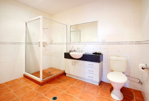 Hideaway Retreat Beach House With Pool - Kingaroy Accommodation 2