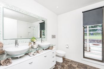 Augustine - Kingaroy Accommodation 6