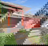 Adelong - Kingaroy Accommodation