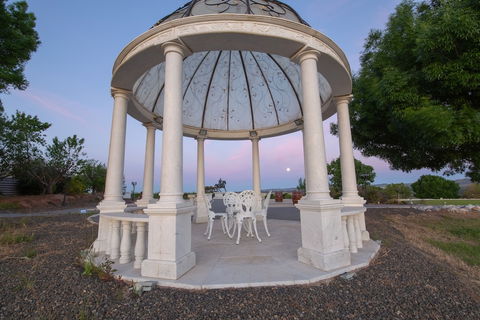 1837 Barossa Luxury Cottages Lyndoch SA - Kingaroy Accommodation 4
