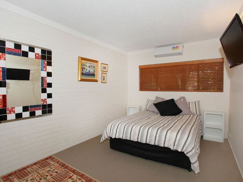 Anjuna 2 2 BDRM Budget Stay On Canal - Kingaroy Accommodation 4