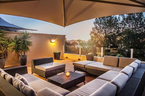 Contemporary & Luxurious Little Cove - Kingaroy Accommodation 4