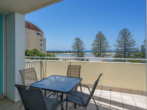 Waldorf Unit 409 The Entrance NSW - Kingaroy Accommodation 1