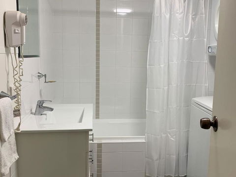 Waldorf Unit 409 The Entrance NSW - Kingaroy Accommodation 4