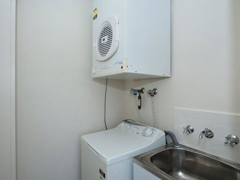 Weatherly Close Ocean Shores Unit 07 27 - Kingaroy Accommodation 6