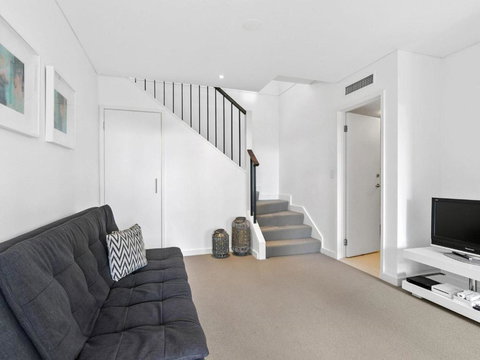 LORNE CHALET APARTMENT 11 Odyssea - Kingaroy Accommodation 1