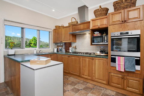 GOWAN ROSS COTTAGE - Kingaroy Accommodation 3