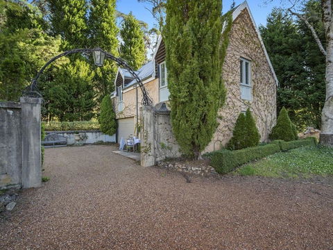 COOKS HOUSE - Kingaroy Accommodation 3