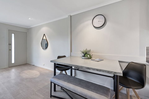 Lake Escape On Pool Avenue - Kingaroy Accommodation 4