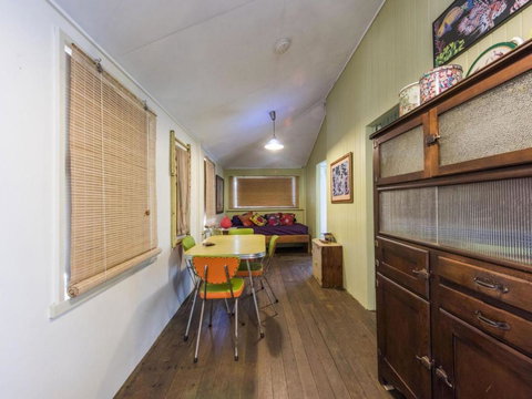 Little Beach House - Kingaroy Accommodation 4