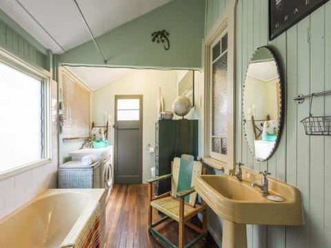 Little Beach House - Kingaroy Accommodation 6