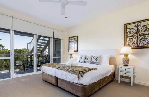 COASTAL SOUL VILLA At BROADBEACH - Kingaroy Accommodation 6