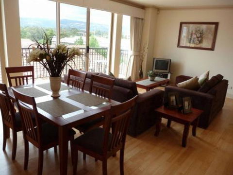 City Escape 3 Bedroom East End Of Adelaide - Kingaroy Accommodation 0