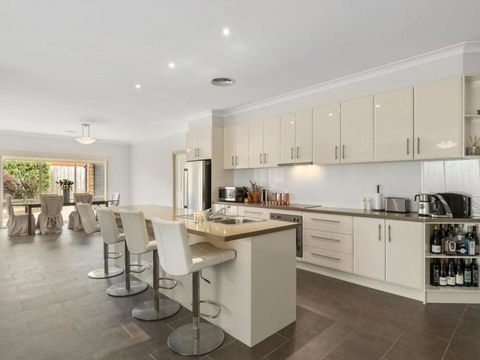 THE LOCH SURFSIDE WIFI NETFLIX PET FRIENDLY (OUTSIDE ONLY) - Kingaroy Accommodation 6