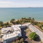 FAMILY ISLAND GETAWAY BEACHFRONT APARTMENT - Kingaroy Accommodation 0