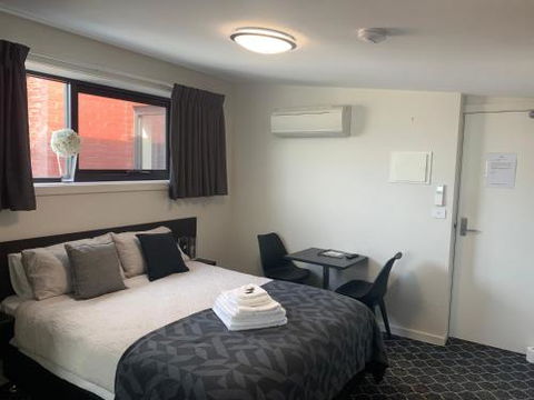Queens Arms Hotel - Kingaroy Accommodation 6