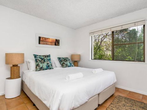 EAST COAST ESCAPES Byron Beachfront - Kingaroy Accommodation 5