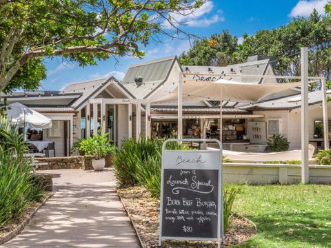EAST COAST ESCAPES Byron Beachfront - Kingaroy Accommodation 3
