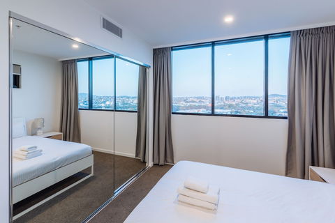 Airtrip Apartments On Deshon St - Kingaroy Accommodation 4