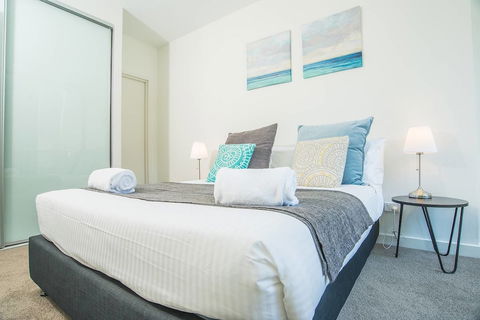 Modern And Chic Apartment Next To Parramatta Station - Kingaroy Accommodation 4