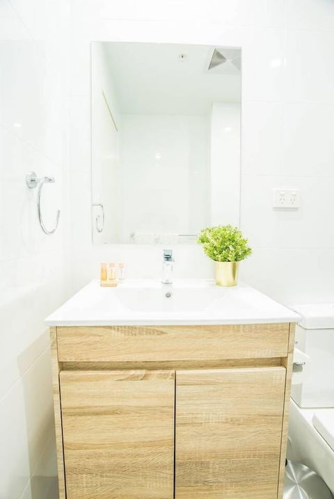 Modern And Chic Apartment Next To Parramatta Station - Kingaroy Accommodation 5