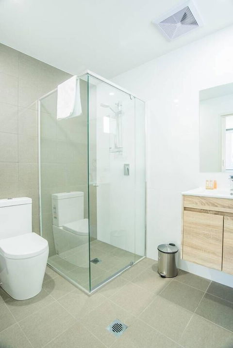 Modern And Chic Apartment Next To Parramatta Station - Kingaroy Accommodation 1