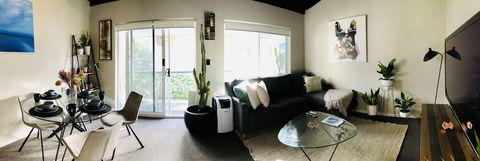 West Beach Lagoon 220 Stylish And Cozy - Kingaroy Accommodation 6