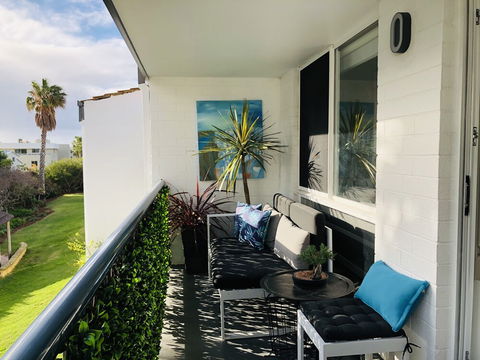 West Beach Lagoon 220 Stylish And Cozy - Kingaroy Accommodation 2