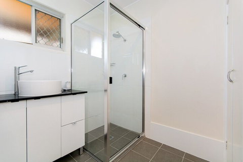 Lowset Sweetie Central To Everything Partridge St. Bongaree - Kingaroy Accommodation 4