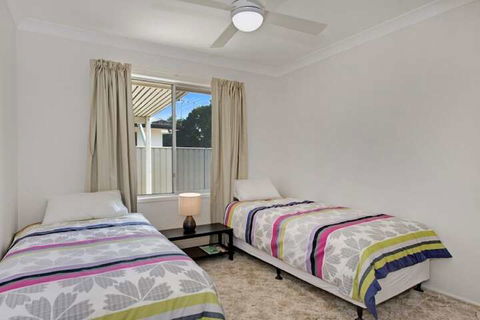 Large Family Waterfront Home With Room For A Boat Welsby Pde Bongaree - Kingaroy Accommodation 6