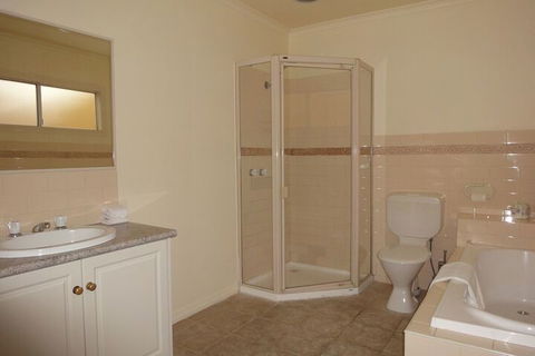 Moonee Valley Views Apartments - Kingaroy Accommodation 7