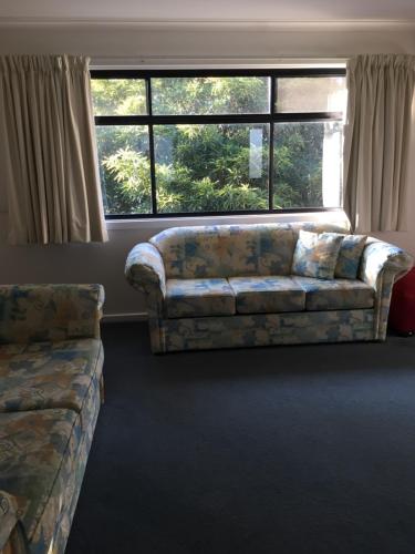 Central Cowes Family Townhouses - Kingaroy Accommodation 6
