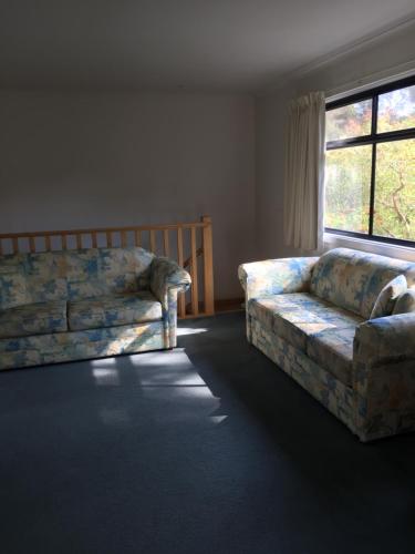 Central Cowes Family Townhouses - Kingaroy Accommodation 2