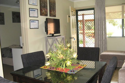 Ficifolia Lodge - Kingaroy Accommodation 4