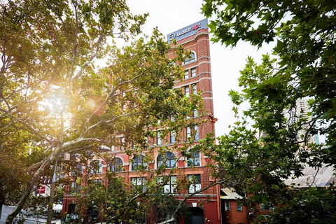 Wake Up! Sydney - Kingaroy Accommodation 2