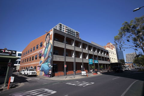 Adelaide Central YHA - Hostel - Kingaroy Accommodation 0