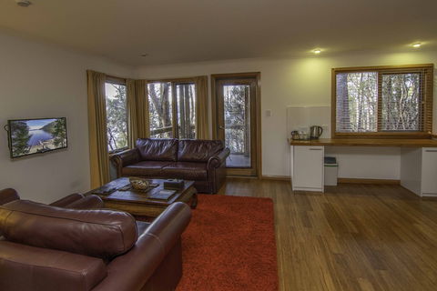 Lake St Clair Lodge - Kingaroy Accommodation 3