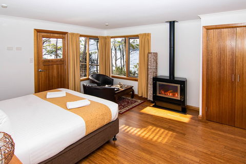 Lake St Clair Lodge - Kingaroy Accommodation 5