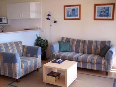 Warringa Surf - Kingaroy Accommodation 2