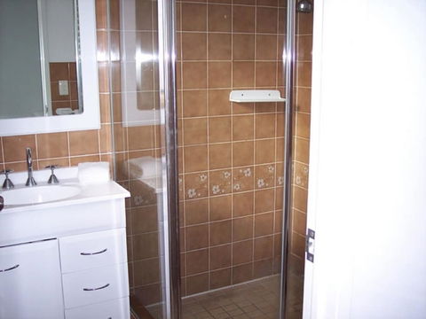 Warringa Surf - Kingaroy Accommodation 4