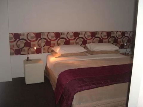 Warringa Surf - Kingaroy Accommodation 3