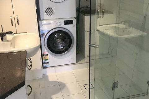 Zenith Ocean Front Apartments - Kingaroy Accommodation 7