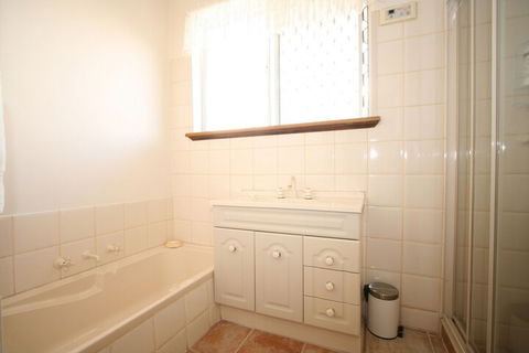 Safety Bay Guest House - Kingaroy Accommodation 4