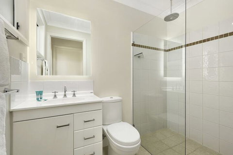 Flynns On Surf Beach Villas - Kingaroy Accommodation 4