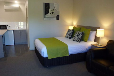 Golden Chain Tower Motor Inn - Kingaroy Accommodation 1