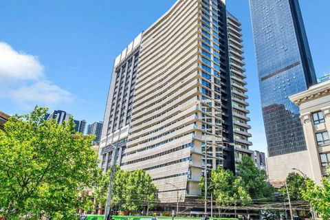 CBD Collins St. Near Southern Cross - Kingaroy Accommodation 2